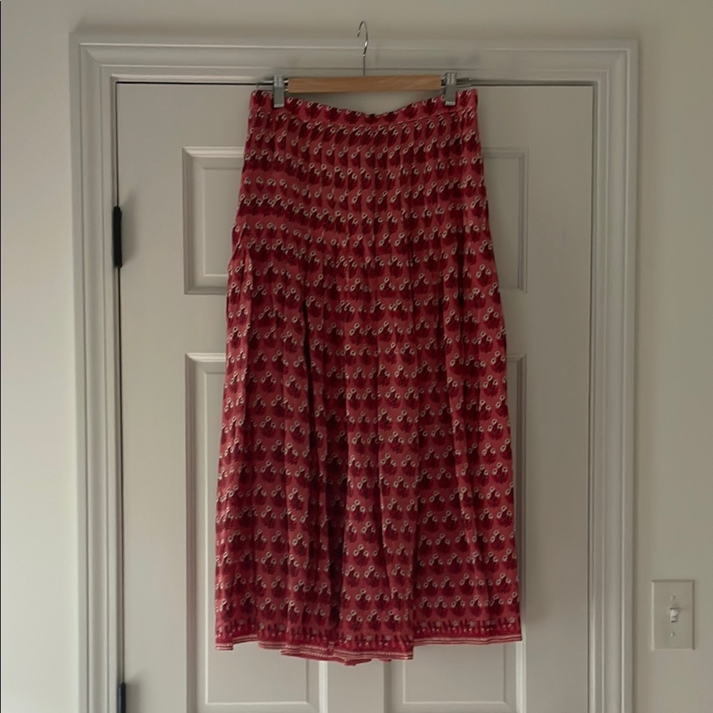 Beautiful J.Crew midi skirt, size 2, new with tags.